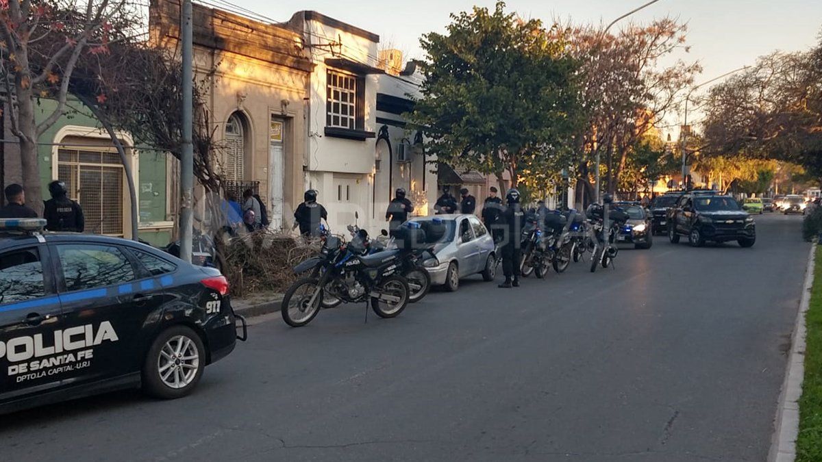 Revuelo y sorpresa en la avenida tras el hallazgo.