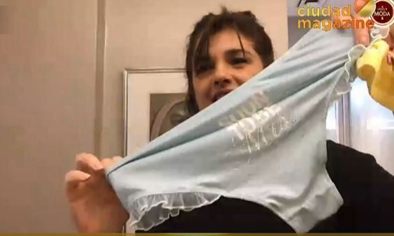 Araceli mostró los culottes que usa para dormir.