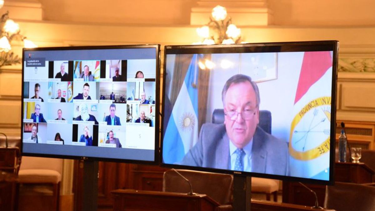 El senador de la UCR, Felipe Michlig, en la sesión de la Cámara alta de la provincia de Santa Fe.