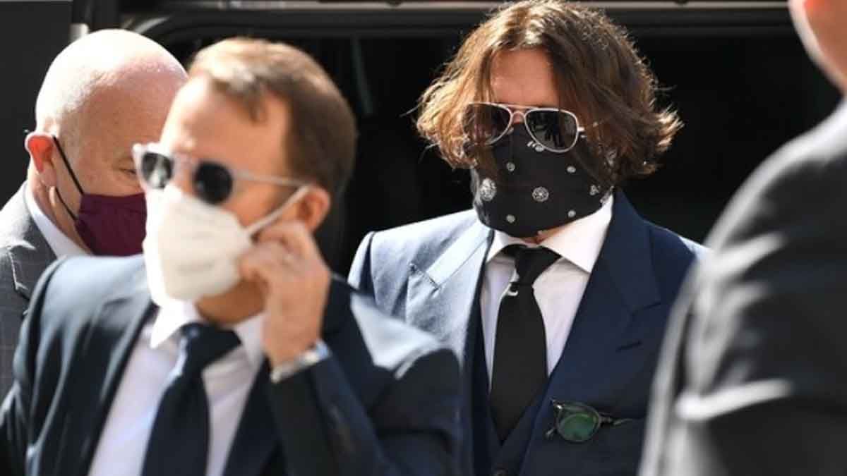 Johnny Deep llegando al juicio