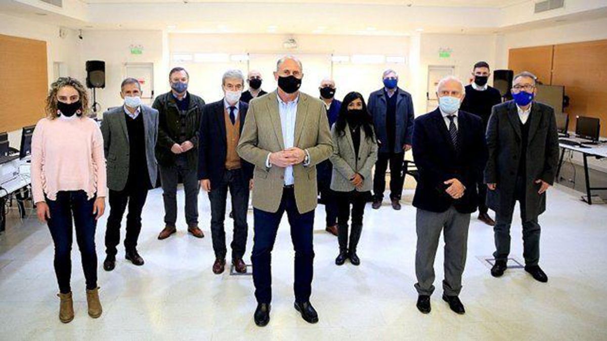 El gobernador Omar Perotti se reunión por primera vez con los representantes del Frente Progresista.