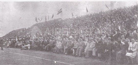 Marco imponente en el Estadio de Barrio Centenario. Se llamó