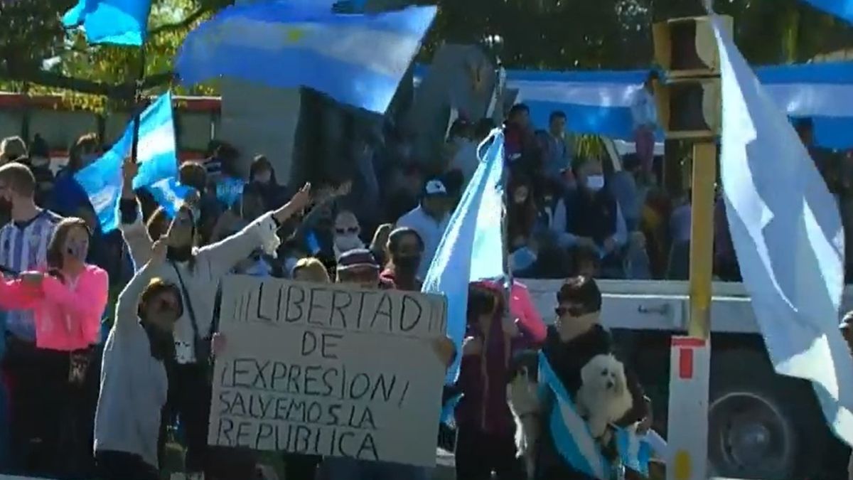 Banderazo en contra de la intervención de Vicentin.