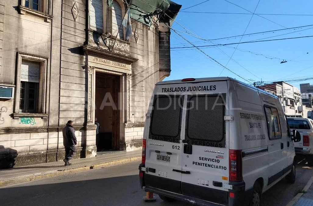 Reinaldo Wabeke fue trasladado desde el penal de Las Flores hasta el juzgado federal para ser indagado por el delito de tenencia de estupefacientes
