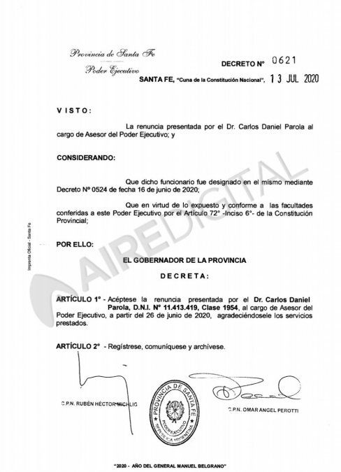 El decreto mediante el cual Omar Perotti aceptó la renuncia de Carlos Parola como asesor del Ministerio de Salud.