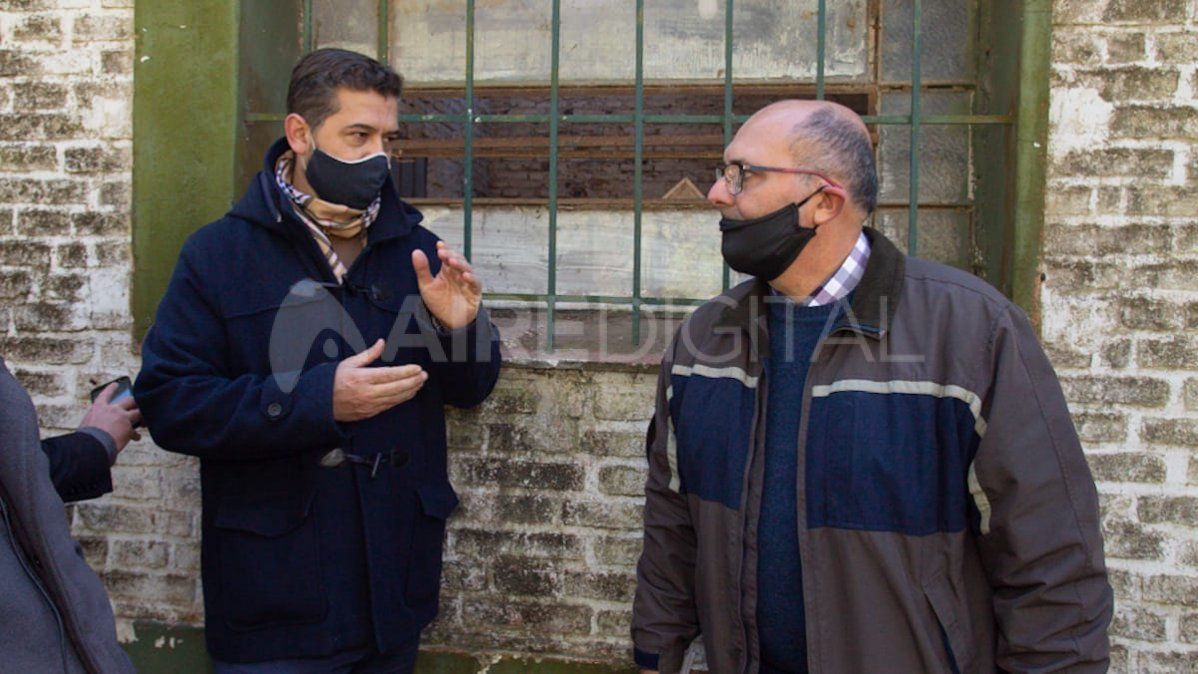 Sebastián Mastropaolo junto al director provincial de Producción Pecuaria y Aviar, Rubén Alcaraz.