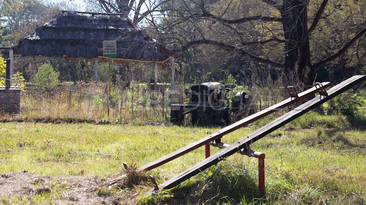 Desde Provincia informaron que dos tractores del predio de la Granja La Esmeralda se pusieron en funcionamiento.