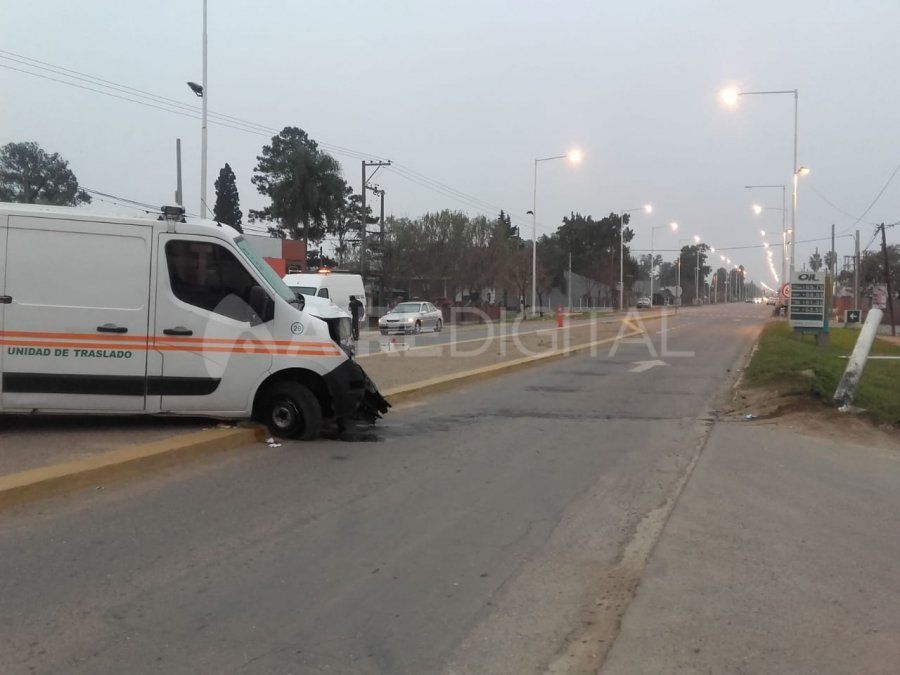 Una ambulancia despistó en la ruta 19 de Santo Tomé.