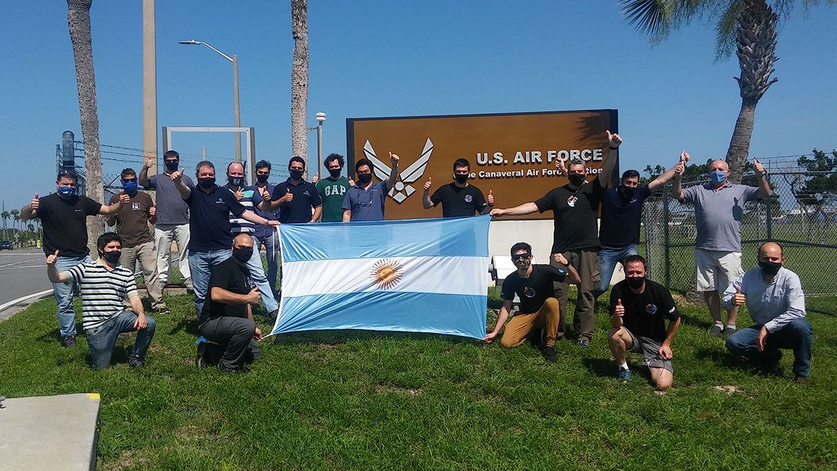 Los ingenieros de la CONAE y el INVAP ya trabajan en la base de Cabo Cañaveral, previo al lanzamiento del Saocom 1B.