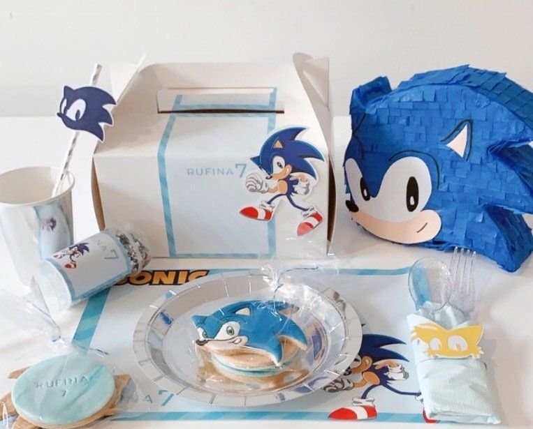 "Sonic" el personaje del videojuego, se coló en el cumpleaños de Rufi.