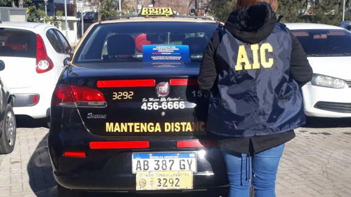 El taxi que fue utilizado para trasladar a la anciana.