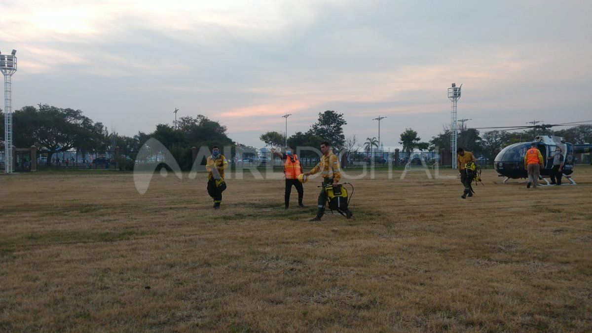 Brigadistas que trabajan en el operativo.