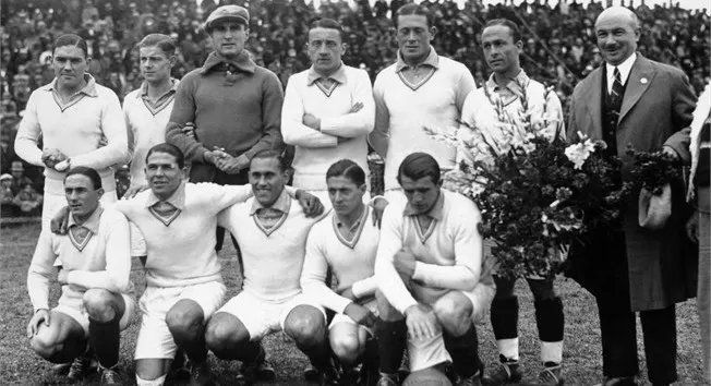 EL FÚTBOL DE TODOS LOS TIEMPOS: URUGUAY 0-ARGENTINA 6. AÑO 1902