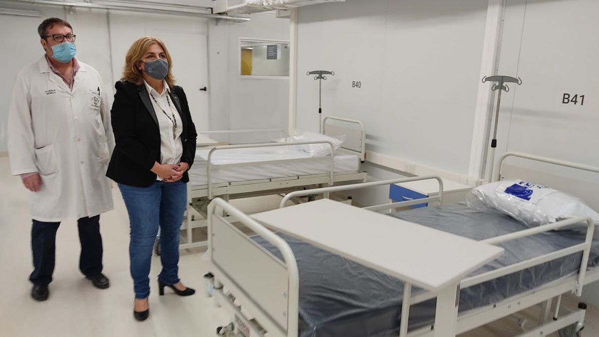 La ministra de Salud, Sonia Martorano, junto al director del Hospital Escuela Eva Perón, Jorge Kilstein.