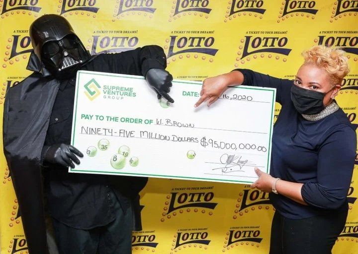 "Quiero decidir qué es lo mejor antes de gastar nada. Necesito decidir cuáles son mis metas, pero sé que quiero ser dueño de un colectivo y me encantan los posavasos", dijo el ganador. 