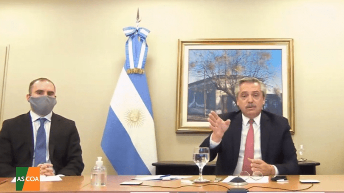 El mandatario Nacional junto al ministro de <a href=