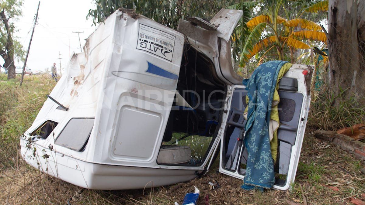Entre los hierros retorcidos de la cabina quedó Esteban