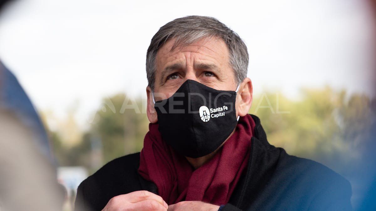 "Estamos sacándonos una espina de encima, una de las tantas porque ya mi espalda parece que hubiera sido golpeada por un cactus", dijo el jefe municipal sobre el acuerdo. 