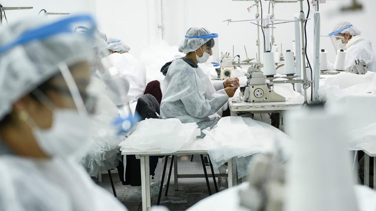 El Gobierno nacional afirma que asistió a Santa Fe con transferencias para programas de asistencia en salud, créditos, salarios y alimentos.