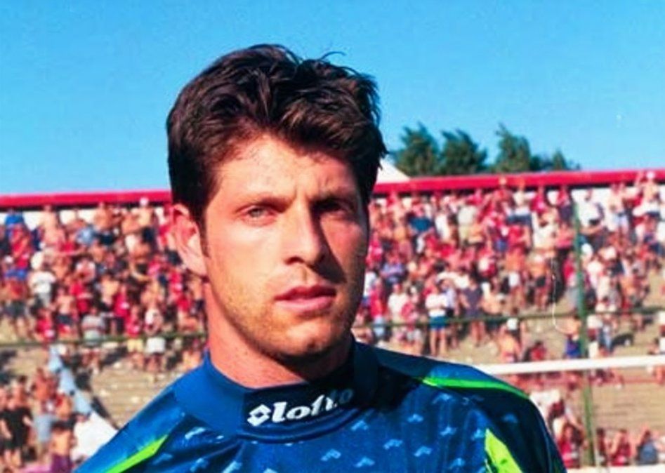 El dato: Leonardo Díaz es el arquero con más partidos en la historia de Colón, acumulando 242 encuentros oficiales entre torneos locales y copas internacionales. *Se computa el encuentro desempate ante Independiente, clasificatorio a la Copa Libertadores 1998*.