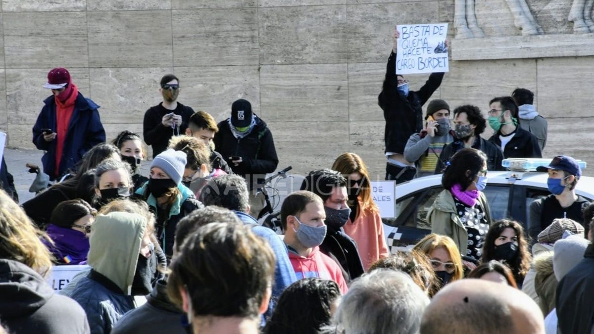 Los manifestantes responsabilizan al gobernador entrerriano, Gustavo Bordet, por la situación que se vive.