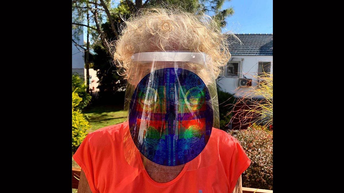 El barbijo sufre un proceso de reapropiaciones identitarias que se plasman en una variada producción que transcurre entre arte, diseño y mercancía.