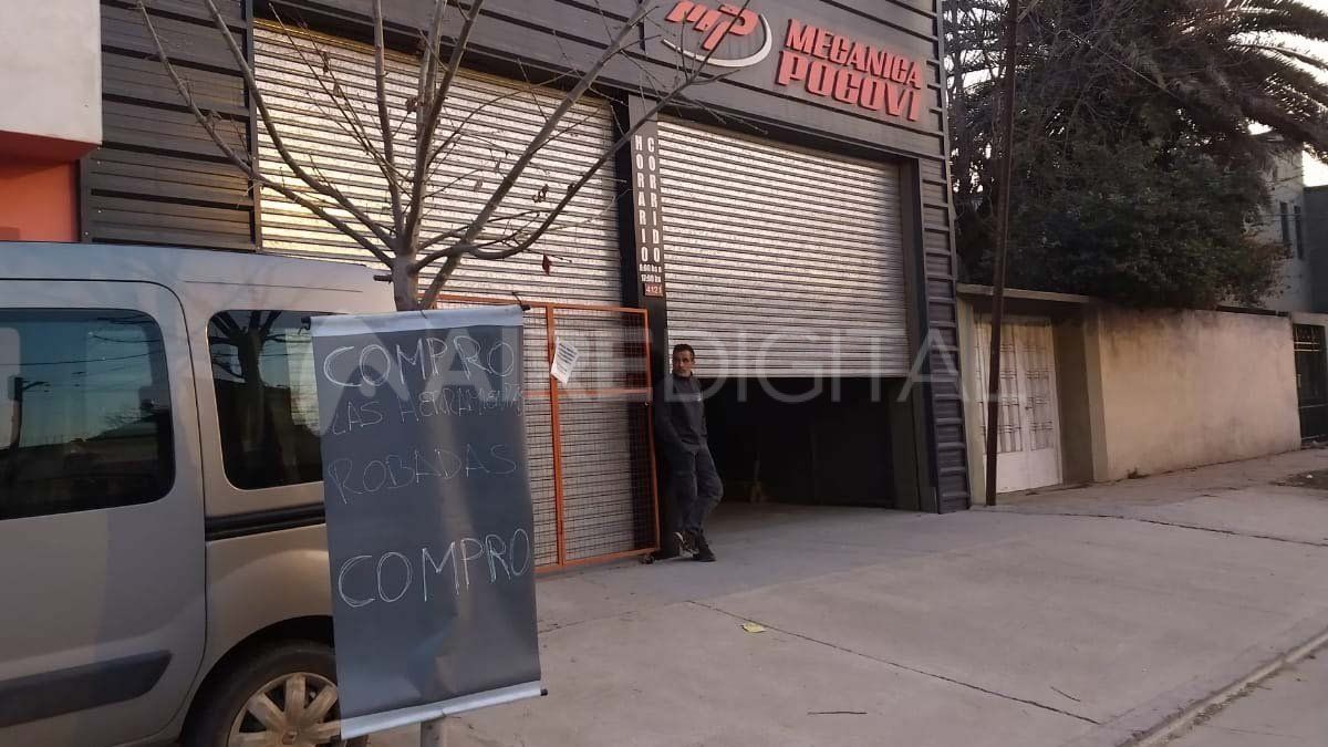 Los ladrones llegaron al galpón por una vivienda lindera y entraron a través de una ventana ubicada a 4mts. de altura.