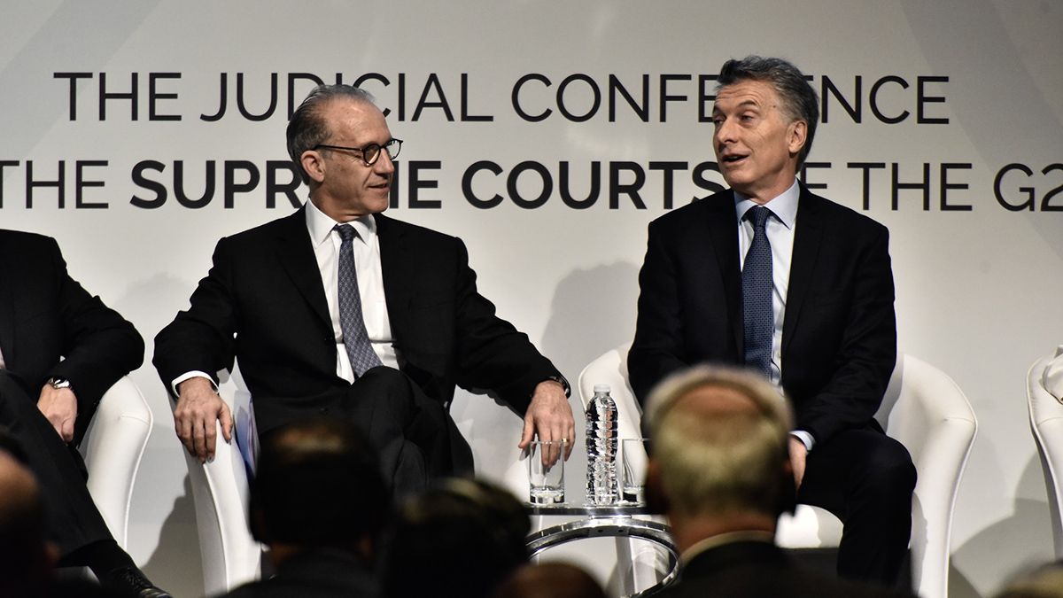 Carlos Rosenkrantz junto a Mauricio Macri en el J20.