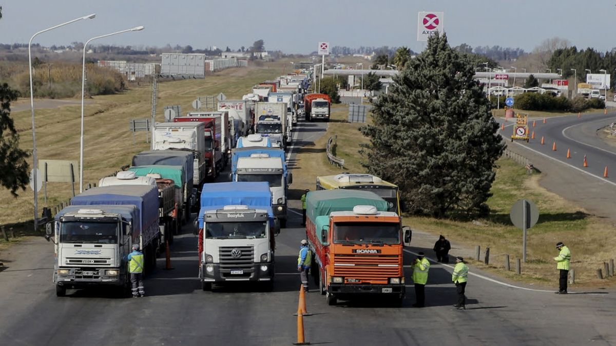 Esta semana se fiscalizaron 37.600 vehículos en los puestos interprovinciales y se realizaron 20.000 tests de anosmia.