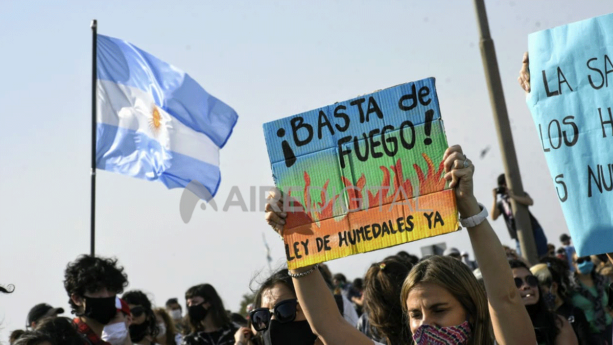 El pedido es para que el Congreso acelere el tratamiento de la ley de humedales que sigue siendo trabada por la política. El pedido es para que el Congreso acelere el tratamiento de la ley de humedales que sigue siendo trabada por la política.