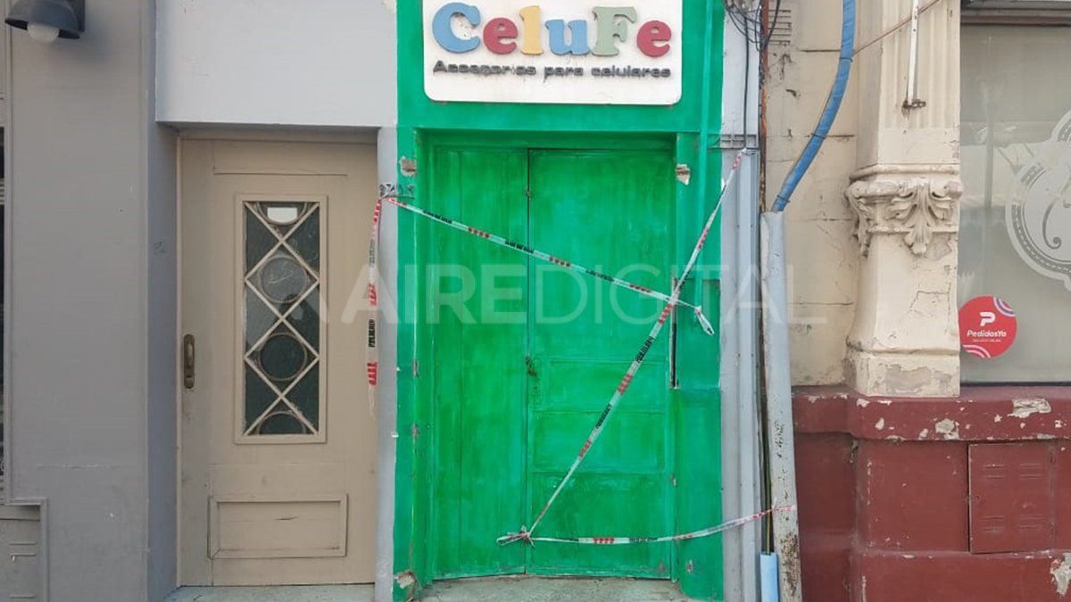 El día después. Así se encontraba el local durante la mañana del domingo.