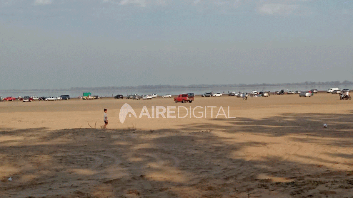 Los espacios p&uacute;blicos de&nbsp;Santa Fe, llenos de gente, sin distanciamiento ni tapabocas este domingo.