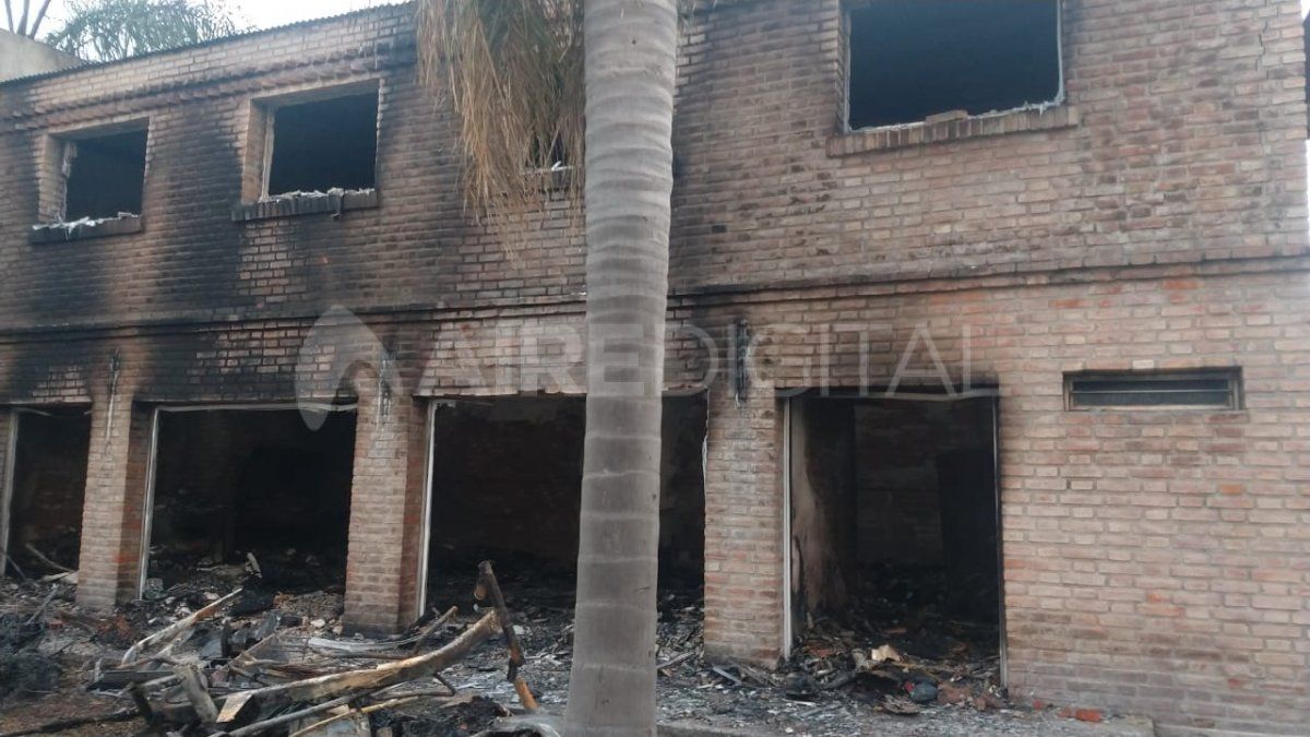 El día después del incendio en la vivienda de Santo Tomé.