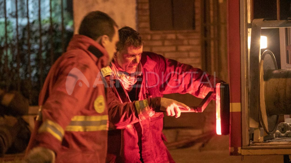 Alberto Constantini trabajando luego de descansar.