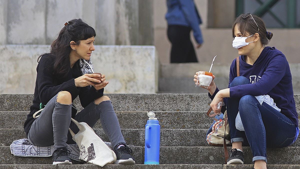 El Ministerio de Salud pidió a los jóvenes "solidaridad" con las personas mayores en el marco de los festejos por el Día de la Primavera y del Estudiante.