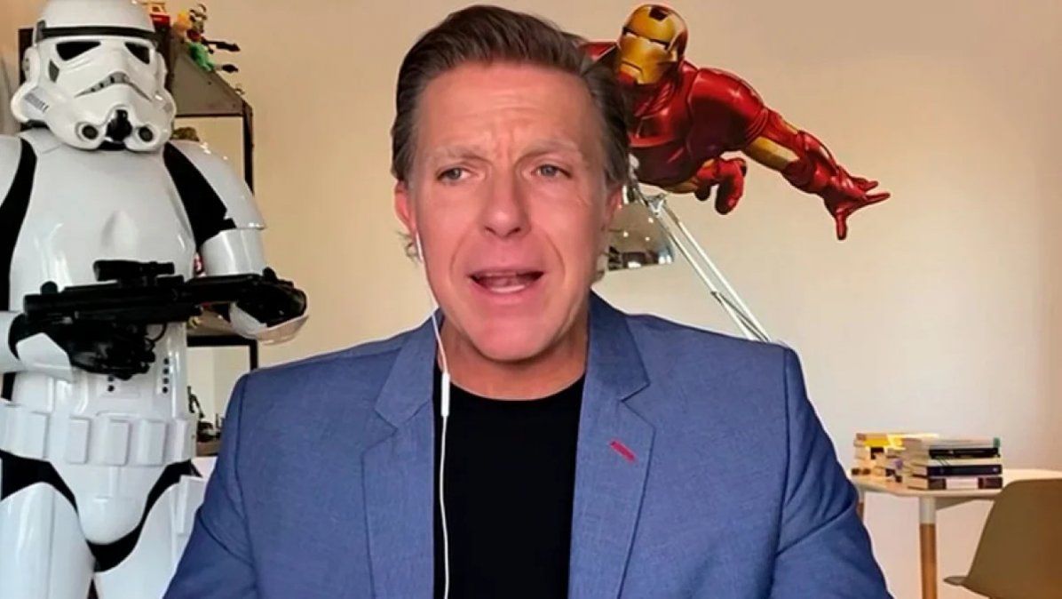 El conductor Alejandro Fantino, reportó que padece coronavirus