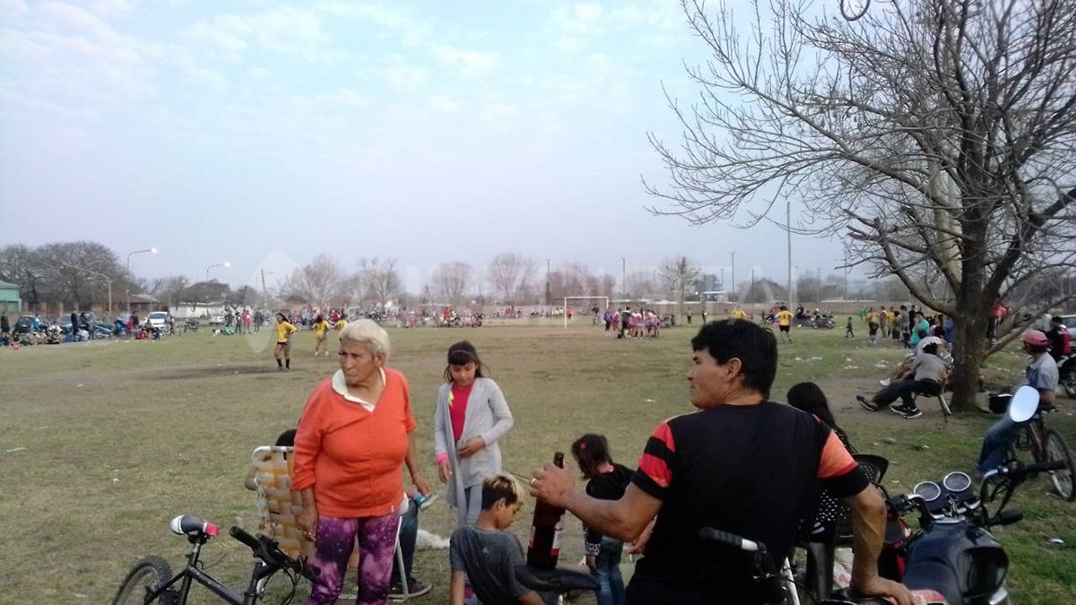 Los espacios verdes de la ciudad se llenaron de gente este domingo. 