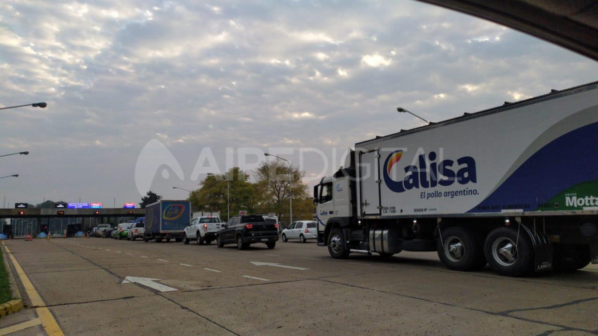 El cuello de botella se hizo este lunes por la mañana en la mano Paraná - Santa Fe del túnel