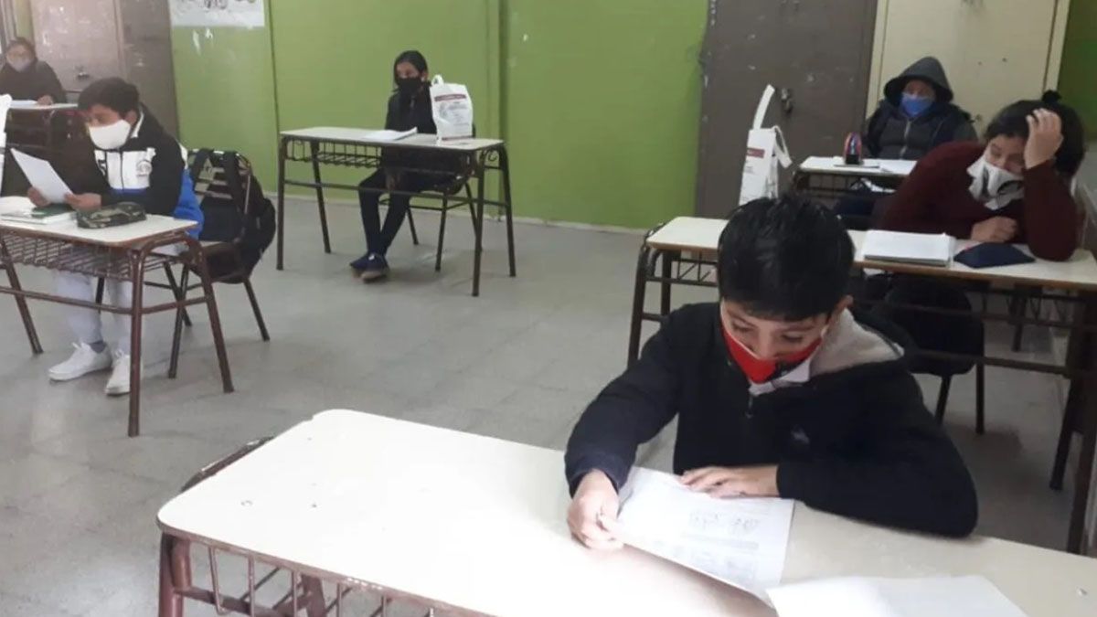 Con medidas de prevención, regresaron las clases en San Juan.