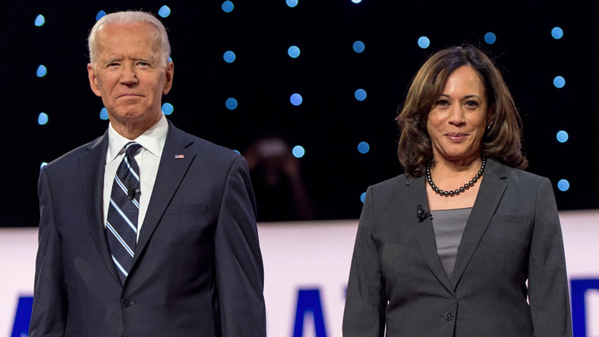 Los demócratas Joe Biden y Kamala Harris, candidatos a presidente y vicepresidente de los Estados Unidos. Formalizarán su candidatura la próxima semana.
