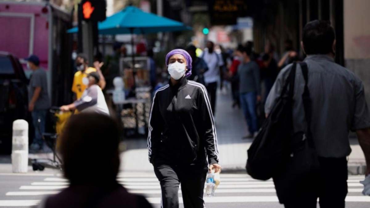 Hay más de 30 millones de infectados de coronavirus en el mundo y casi un millón de muertos. 