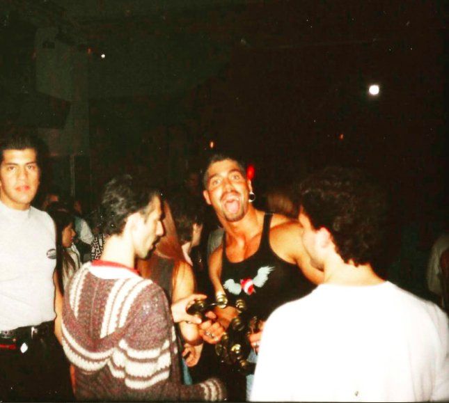 Ricardo Fort en un boliche gay