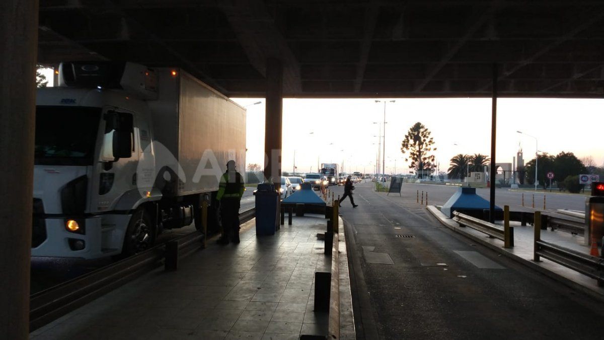 Desde Paraná a Santa Fe se siguen pidiendo los resultados negativos de los hisopados del coronavirus.