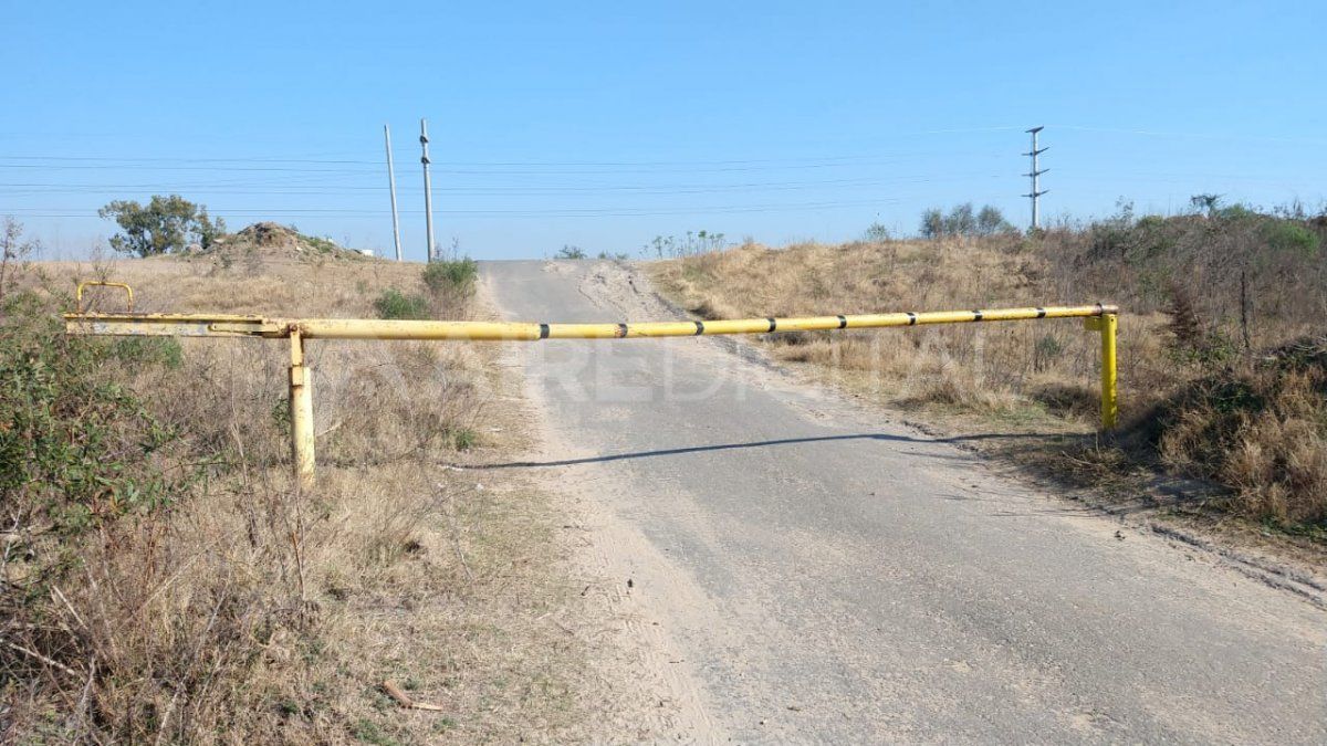 Bajaron la barrera de la laguna
