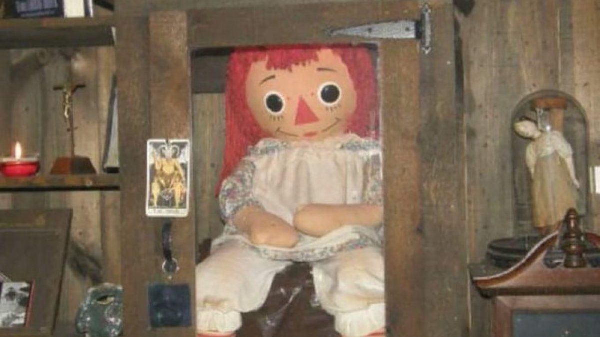 Annabelle no desaparecio del museo Warren fue trasladada por su cuidador debido a una denuncia