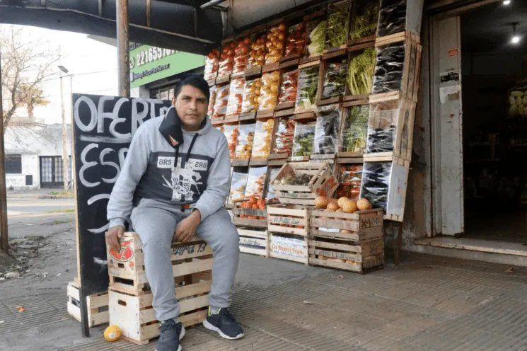 El verdulero guardó la cartera de la clienta durante más de un mes (Gentileza 0221.com.ar).