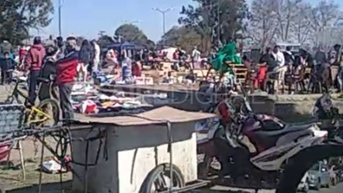 Este sábado la feria que se lleva a cabo en la ex Estación Mitre, en el sur de la ciudad capital, fue multitudinaria.