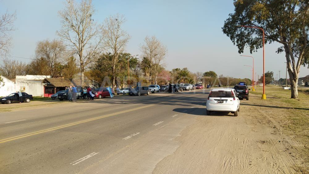 Alrededor de 35 automóviles participaron de la manifestación en San Javier. 