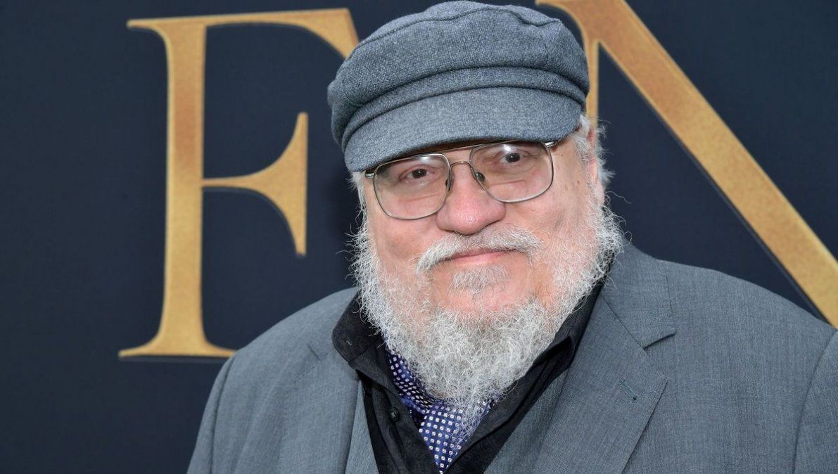 George Raymond Richard Martin, conocido como George R. R. Martin y en ocasiones por sus seguidores como GRRM, es un escritor y guionista estadounidense de literatura fantástica, ciencia ficción y terror