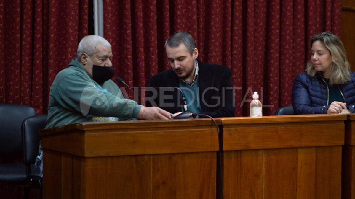 Martínez junto a los defensores públicos Mario Guedes y Soledad Strada